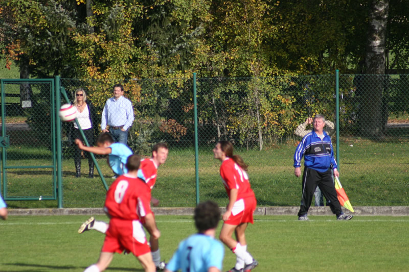 gal/08. Spieltag- SV Reischach-Rasen/2006-10-24 - SVR gg. Rasen-Antholz 045.jpg